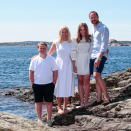 Kronprinsfamilien tilbringer sommertid på Dvergsøya, der det tas bilder i anledning Kronprins Haakons fødselsdag. Foto: Lise Åserud, NTB scanpix